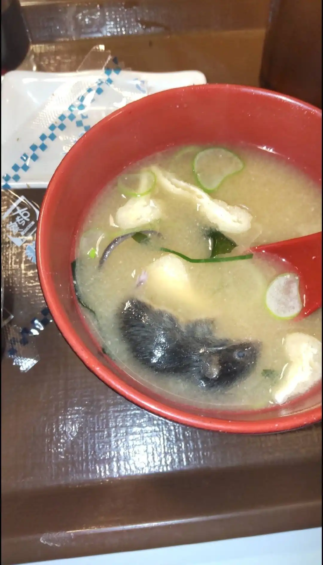 すき家の味噌汁へのネズミ混入画像